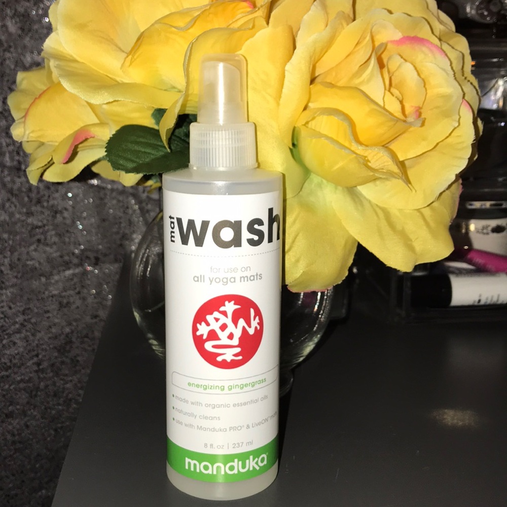 Mat wash for yoga mats